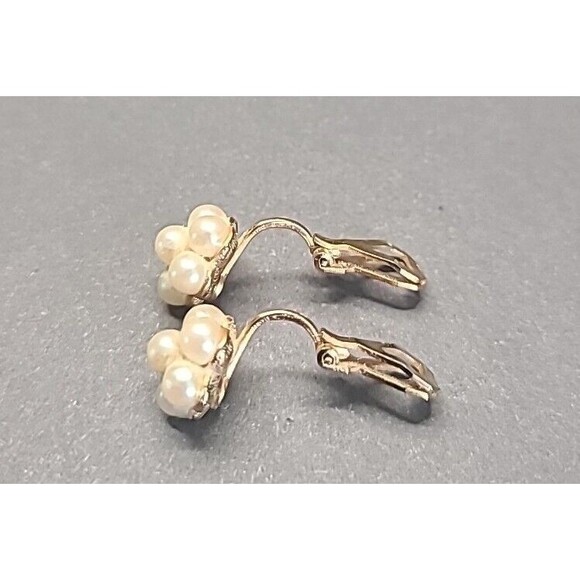 Vintage Faux Pearl Flower Gold-tone Clip-on Earrings - Picture 2 of 5